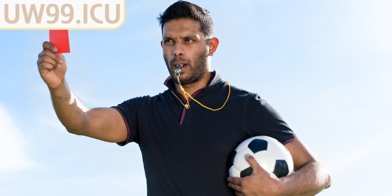 Phân tích vai trò trọng tài